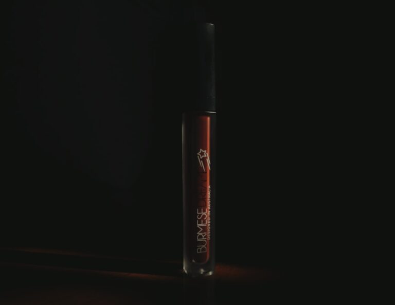 Discover Your Perfect Shade with Lumeluxe Lipstick Gloss